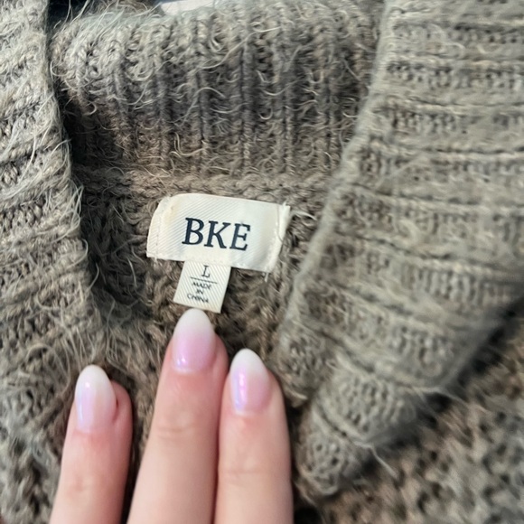 Brown sweater - Picture 3 of 3